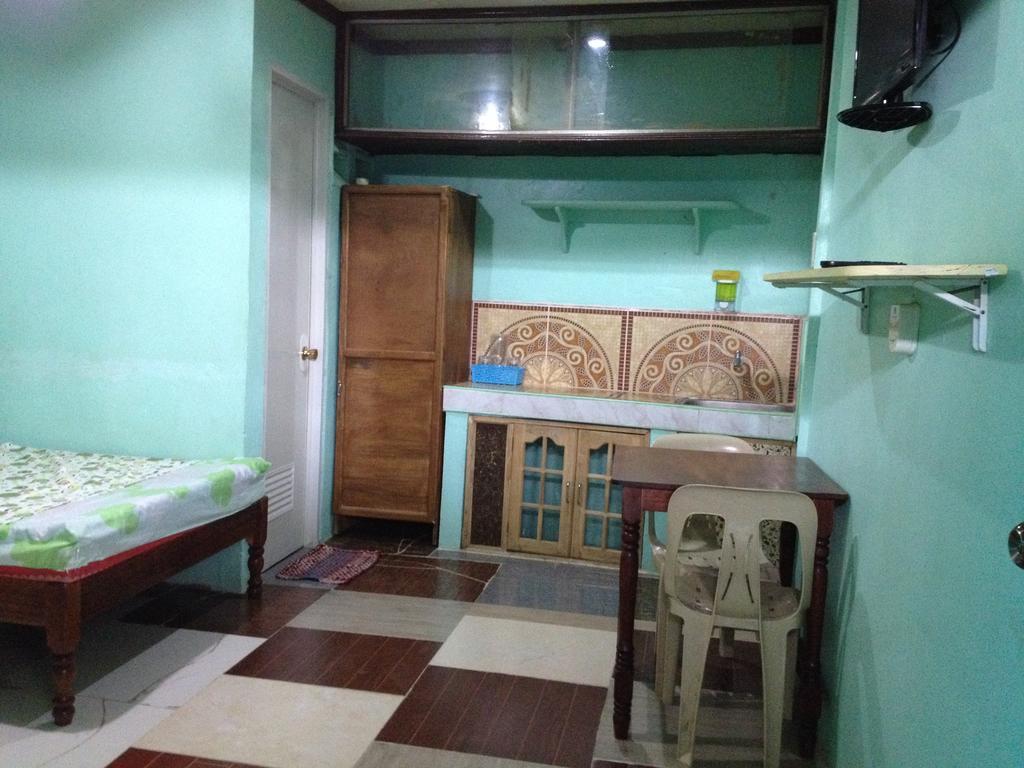 Dhayne Pension Puerto Princesa Zimmer foto